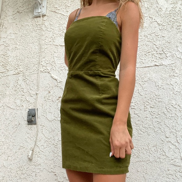 Green dress - Picture 2 of 4